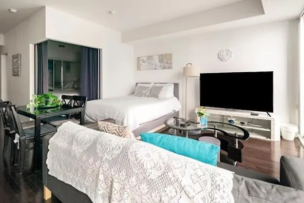 Hotel Comfort Opulence Suites Downtown 20Th Floor Condo City View Suite Toronto